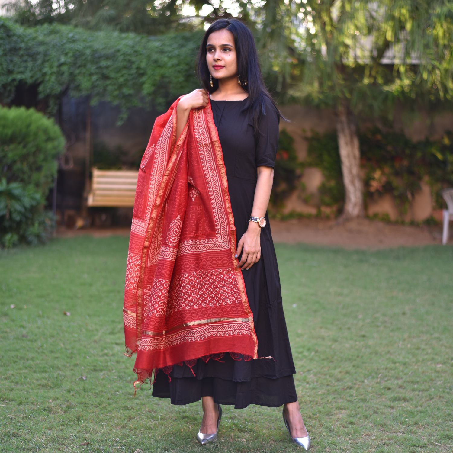 Black Suit Set Red Dupatta