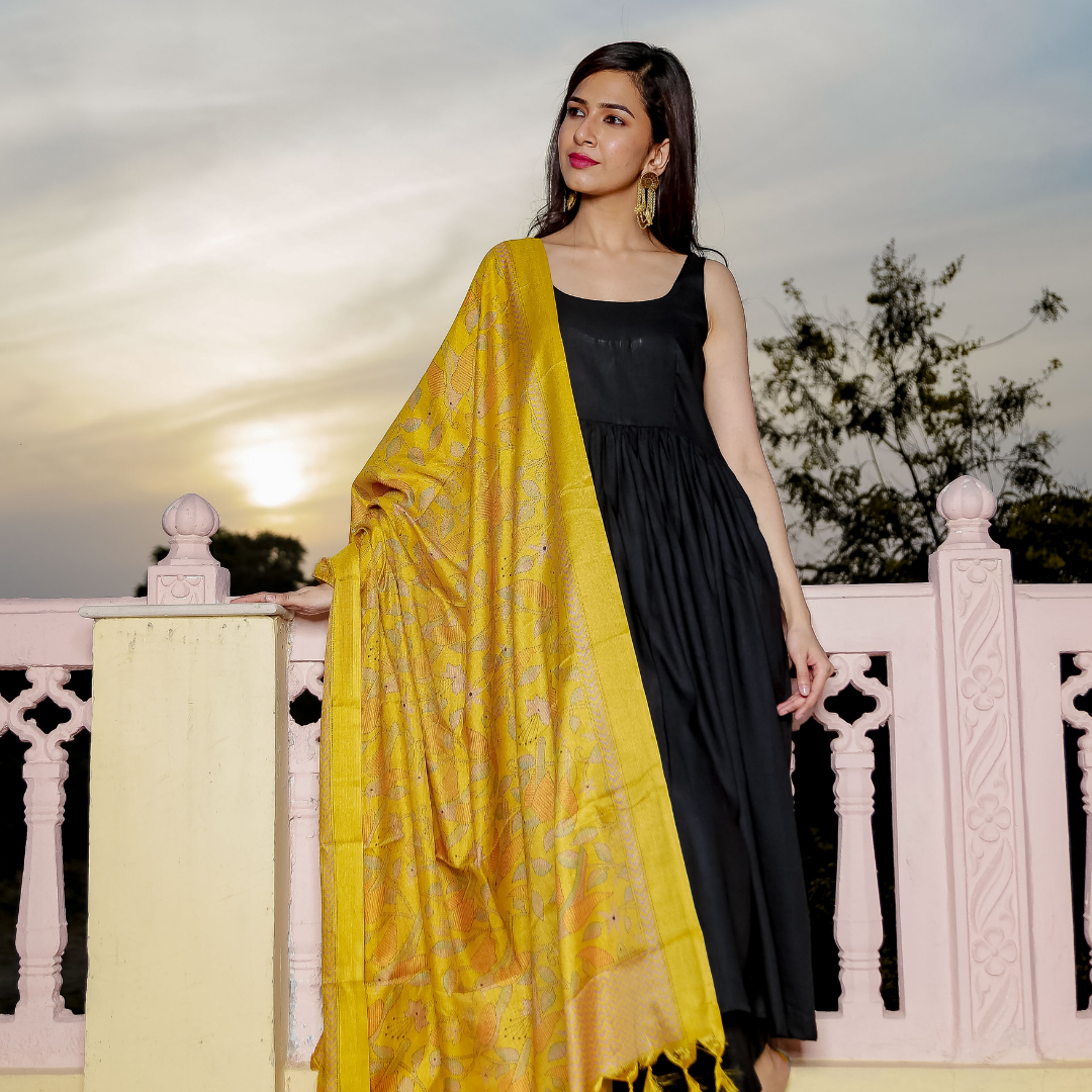 Black Strap In Love  With Dupatta